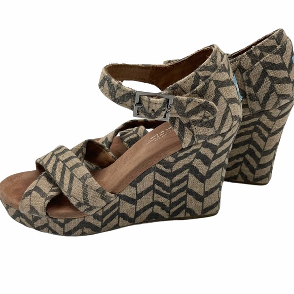 Toms Peep Toe Wedge Sandals Print Gray Cream 7.5 - Picture 7 of 11